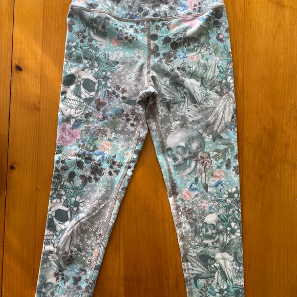 Woman’s workout leggings size S with skeleton pattern by Evolution And Creation - Picture 3 of 8